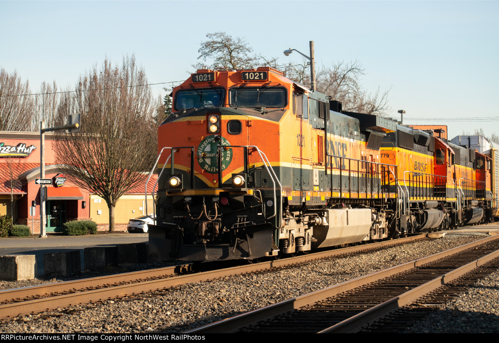 BNSF 1021